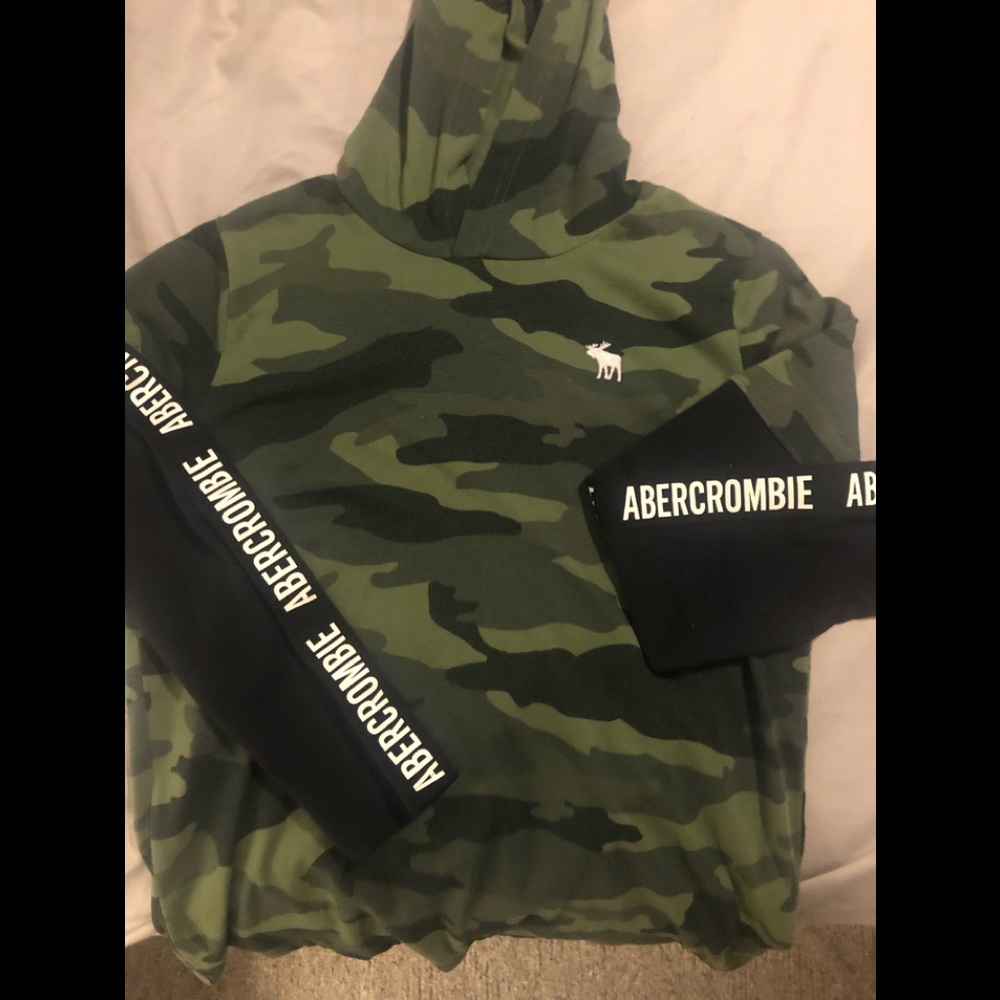Abercrombie kids boys long sleeve camo shirt